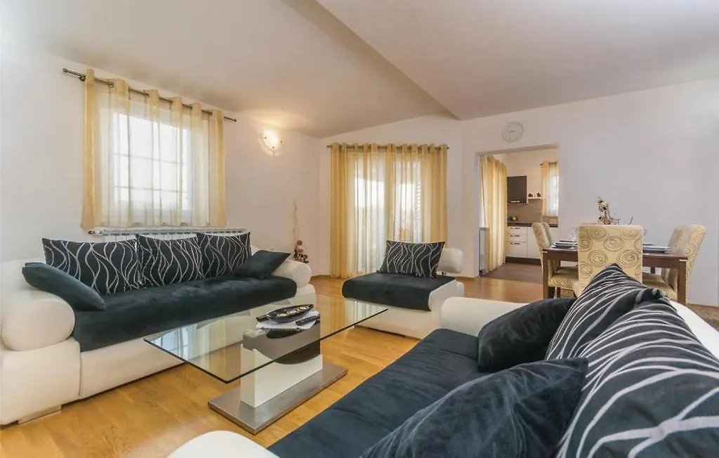 דירה לאבין Apartmani Leiva