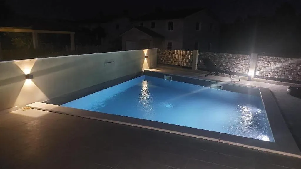 לאבין Apartmani Leiva